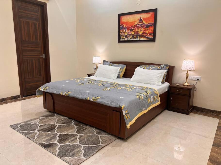 5bhk Away From At Ranjit Avenue * Amritsar