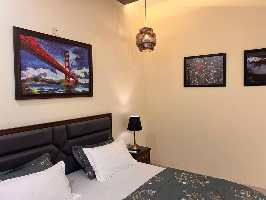 5bhk Away From At Ranjit Avenue Villa