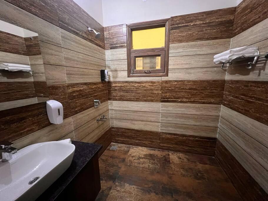 5bhk Away From At Ranjit Avenue Villa Amritsar