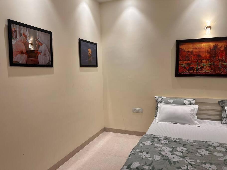 5bhk Away From At Ranjit Avenue Villa