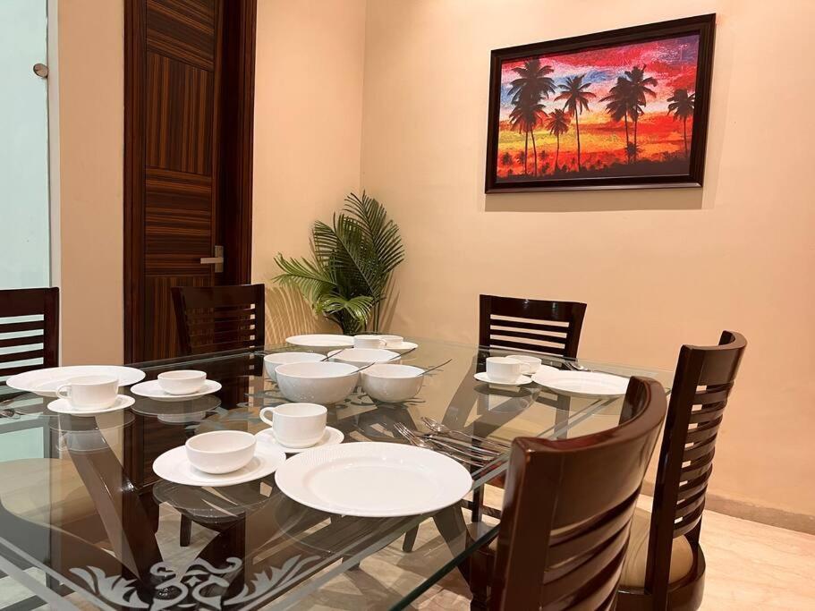 Villa 5bhk Away From At Ranjit Avenue