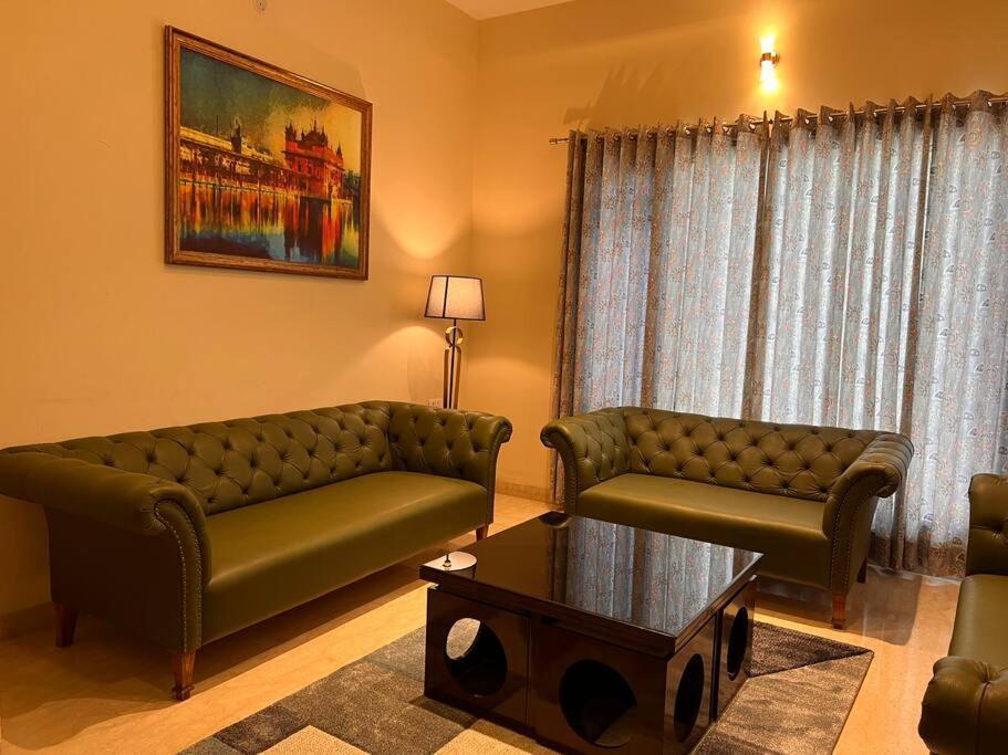 5bhk Away From At Ranjit Avenue Amritsar